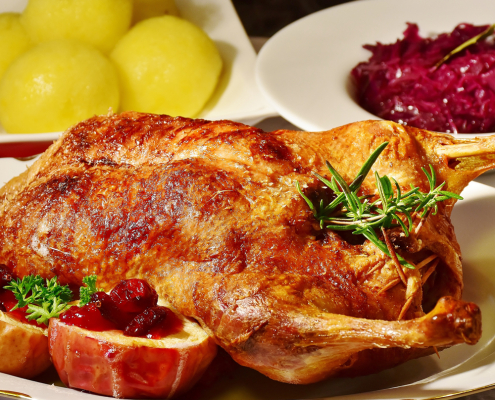 Ente mit Klößen und Rotkohl